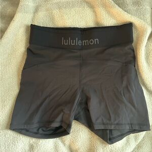 lululemon Logo Waistband Everlux Training Short 4” - Size 8